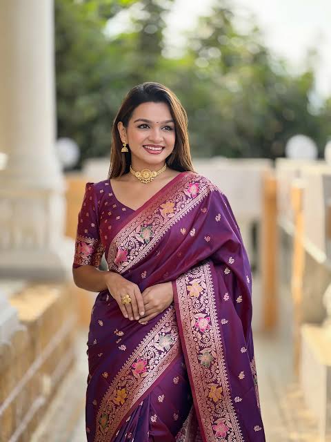 Exquisite Banarasi silk saree collection at Riti Riwaz ethnic wear store in Raja Bazar Patna